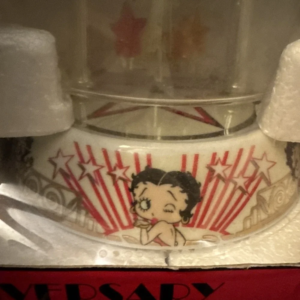 Betty Boop Star Porcelain Anniversary Clock w/Glass Dome Rare Variant